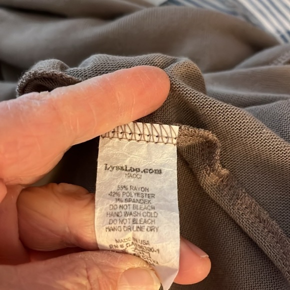 Lyss Loo cocoa colored shrug. All one piece with armholes. Size Large. - Picture 9 of 9